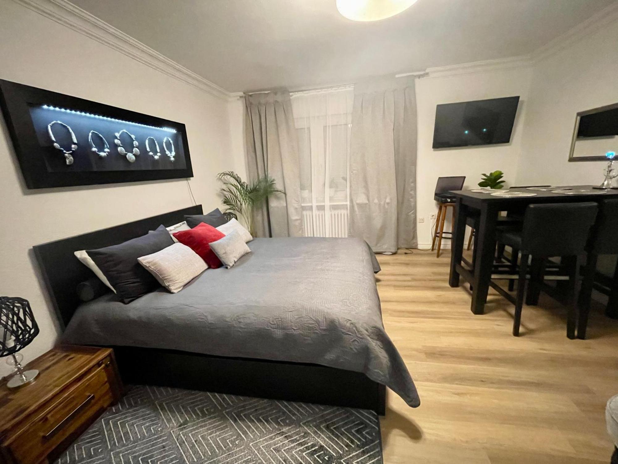 Tunnel Apartment - Nordbahntrasse, Kontaktloser Self-Check-In, Netflix Wuppertal Buitenkant foto